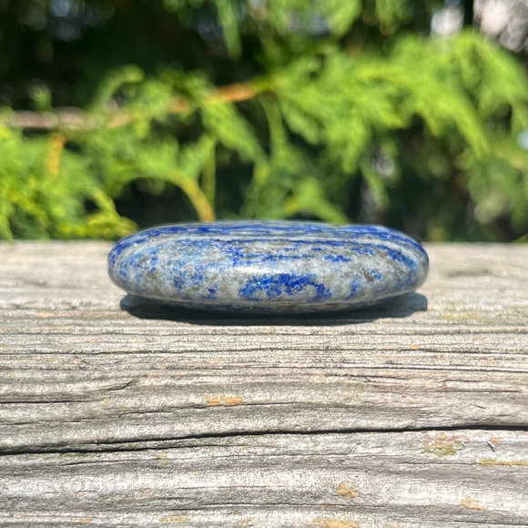 Lapis Lazuli Palm Stone - Picture 6 of 8